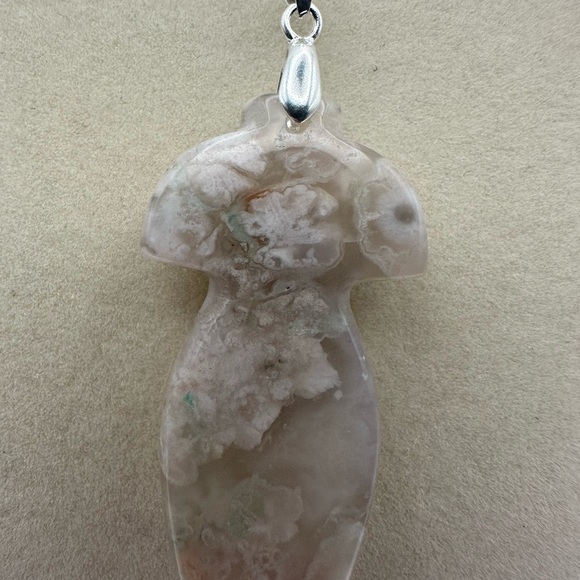 Beautiful and Unique Flower Agate Qipao Carving Pendant Necklace - Picture 4 of 12